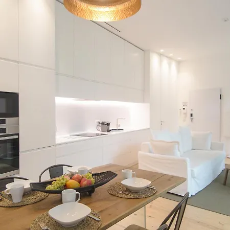 Baixa Chiado Elegant Bright Ac Elevator Apartment